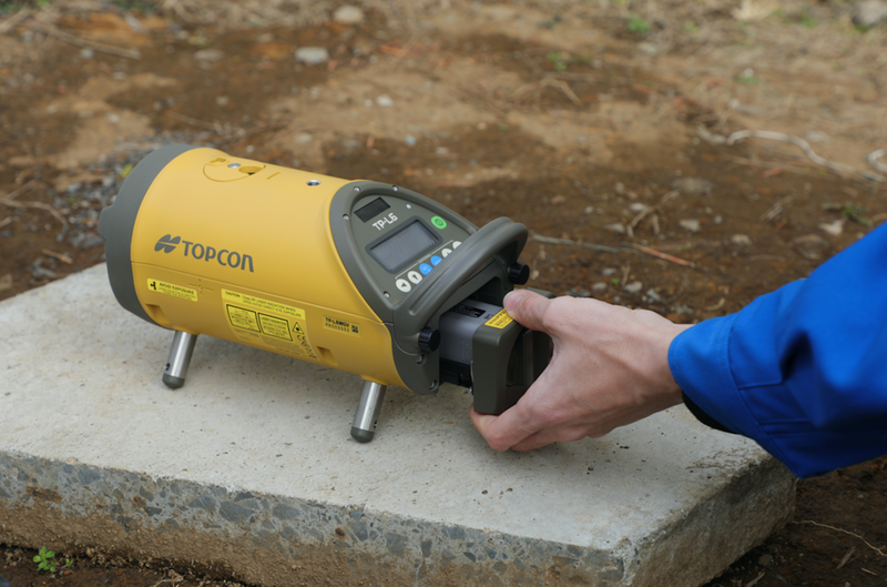 Load image into Gallery viewer, Topcon TP-L6 Pipe Laser
